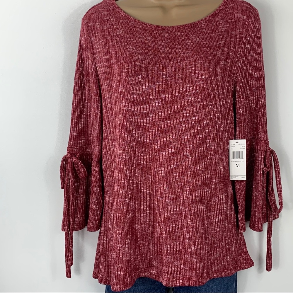 NWT Allie & Rob Red & White Bell‎ Sleeve Sweater M